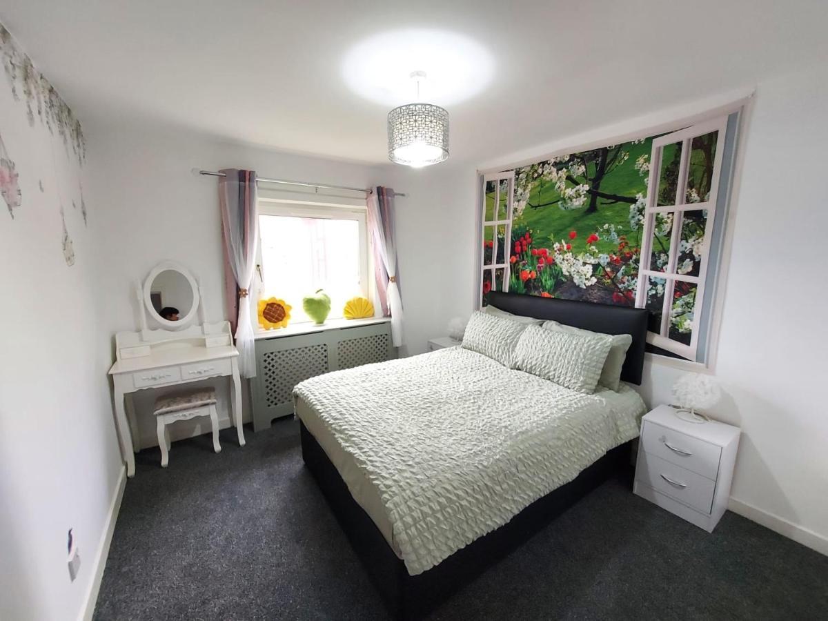 The Blossom - Largs Extérieur photo